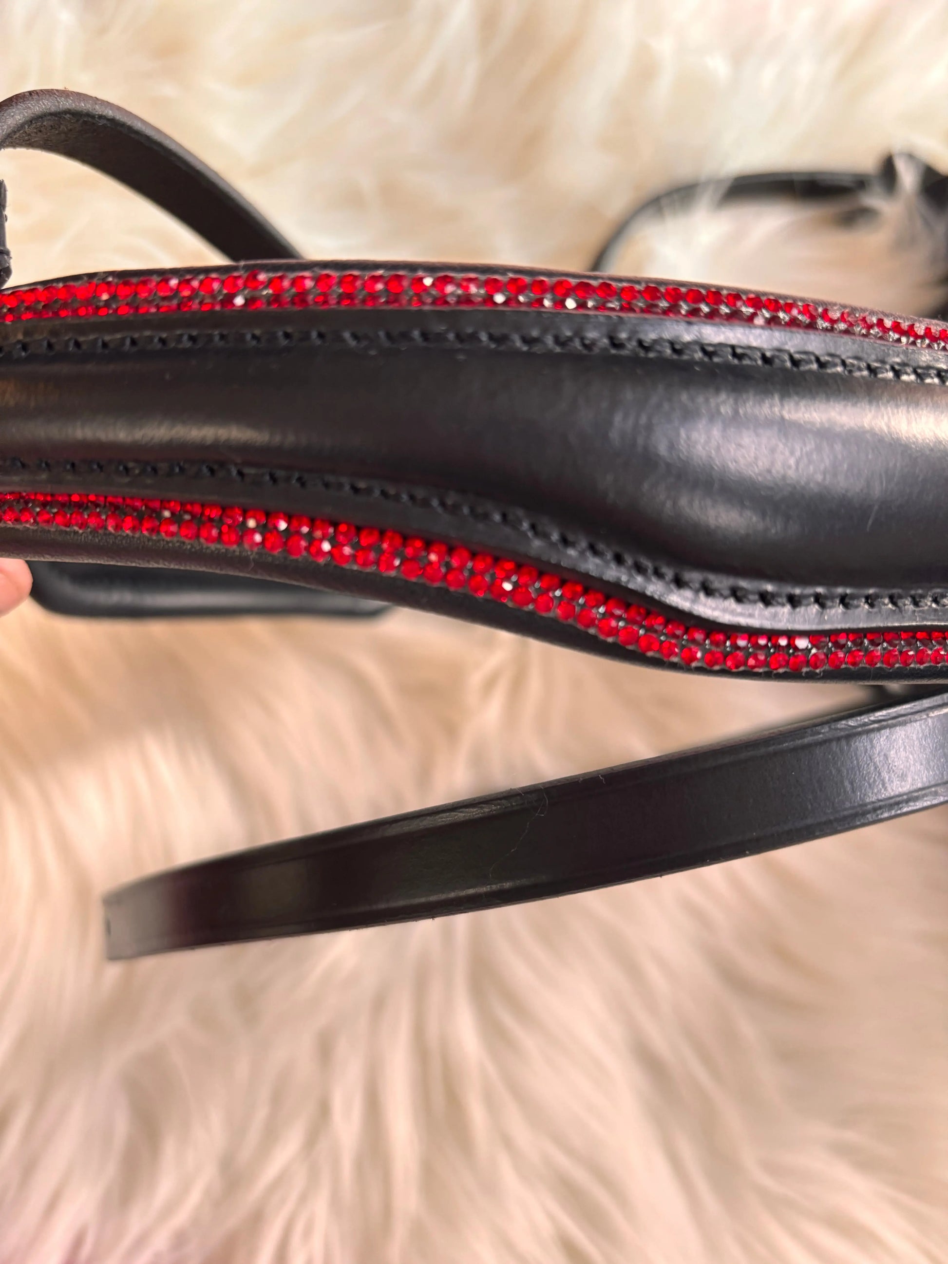 Nasenriemen Crystal Red CR-Harmonyequestrian