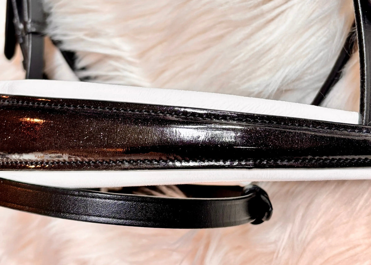 Trense Sparkle glitterende lak, med hvidt eller sort underlag - CR-Harmonyequestrian