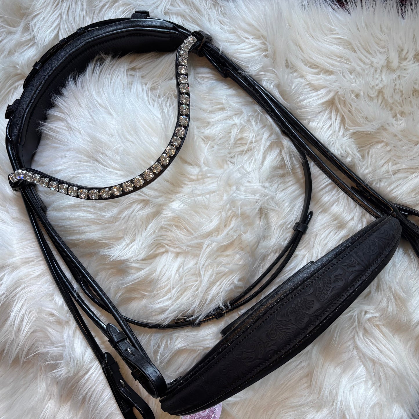 Kandare „Black Bloom“ – rundgenäht & elegant mit Blumenmuster CR-Harmonyequestrian