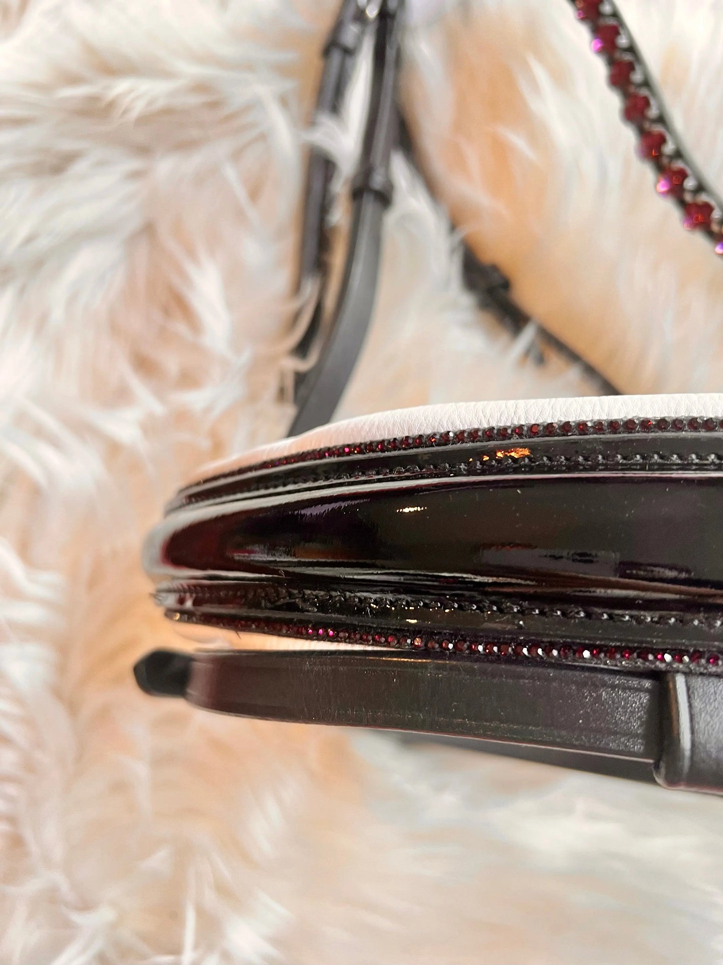 Lacktrense mit purple Crystals CR-Harmonyequestrian