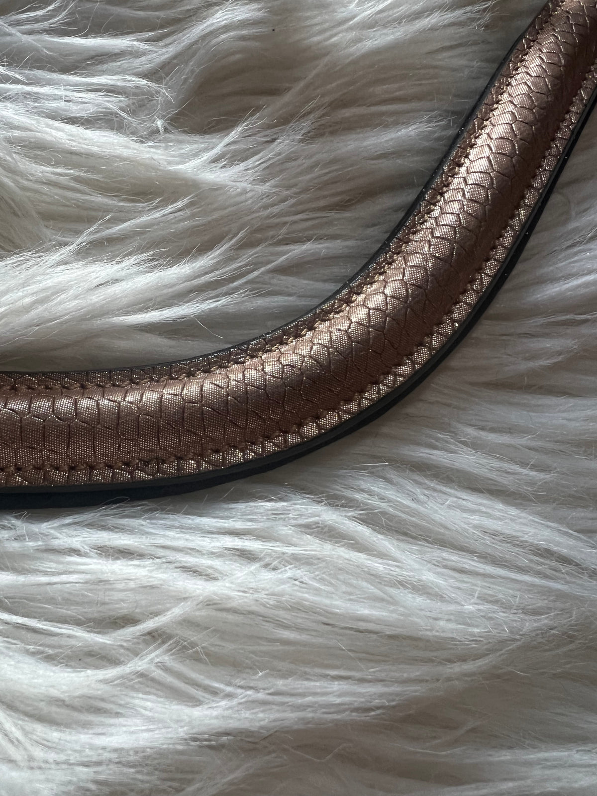 Stirnriemen Copper Rosé Lizard - Metallic-Leder in gedecktem Kupfer-Rosé mit Glitzerkante