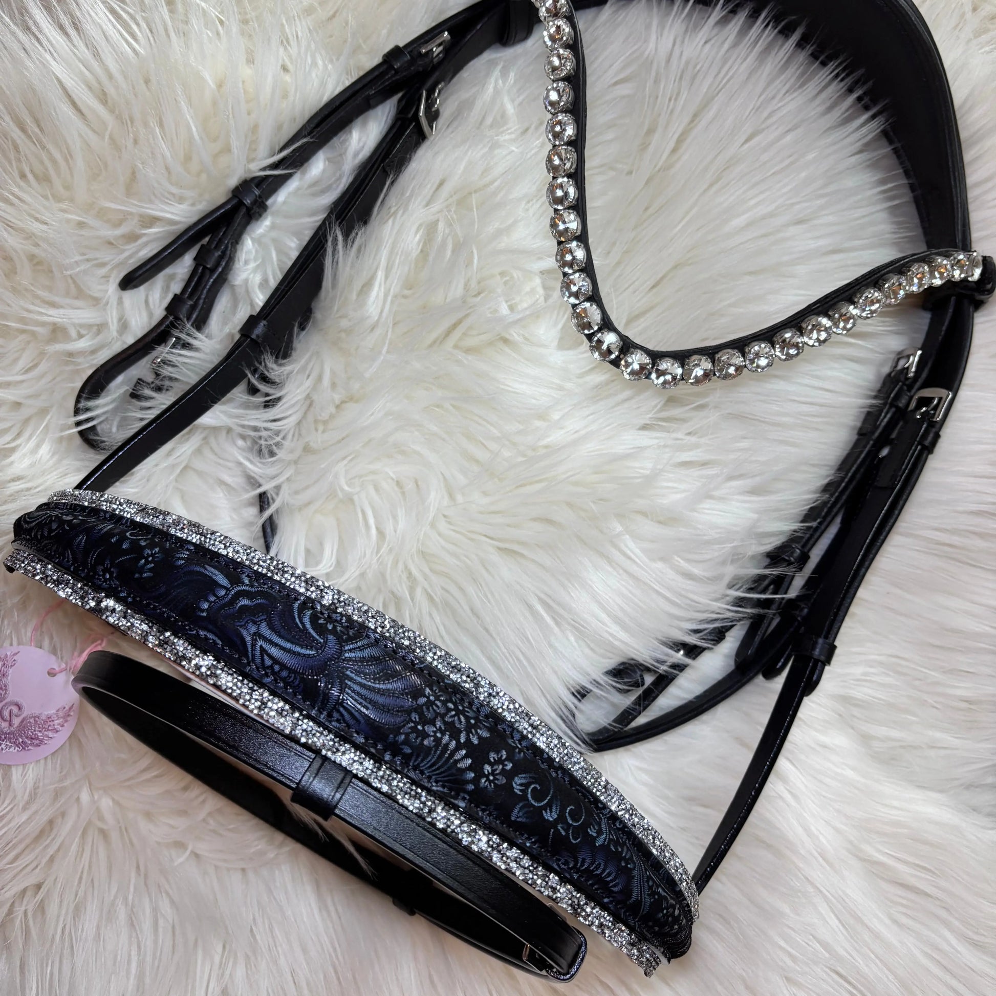 Blu Fiore - Florale Eleganz trifft klassischen Komfort – deine Trense mit Wow-Effekt. CR-Harmonyequestrian