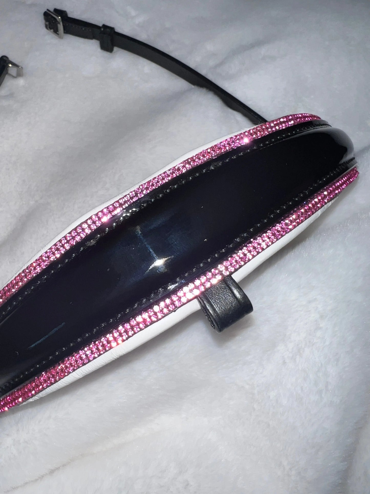 Nasenriemen Lackleder mit rosa Kristallen CR-Harmonyequestrian