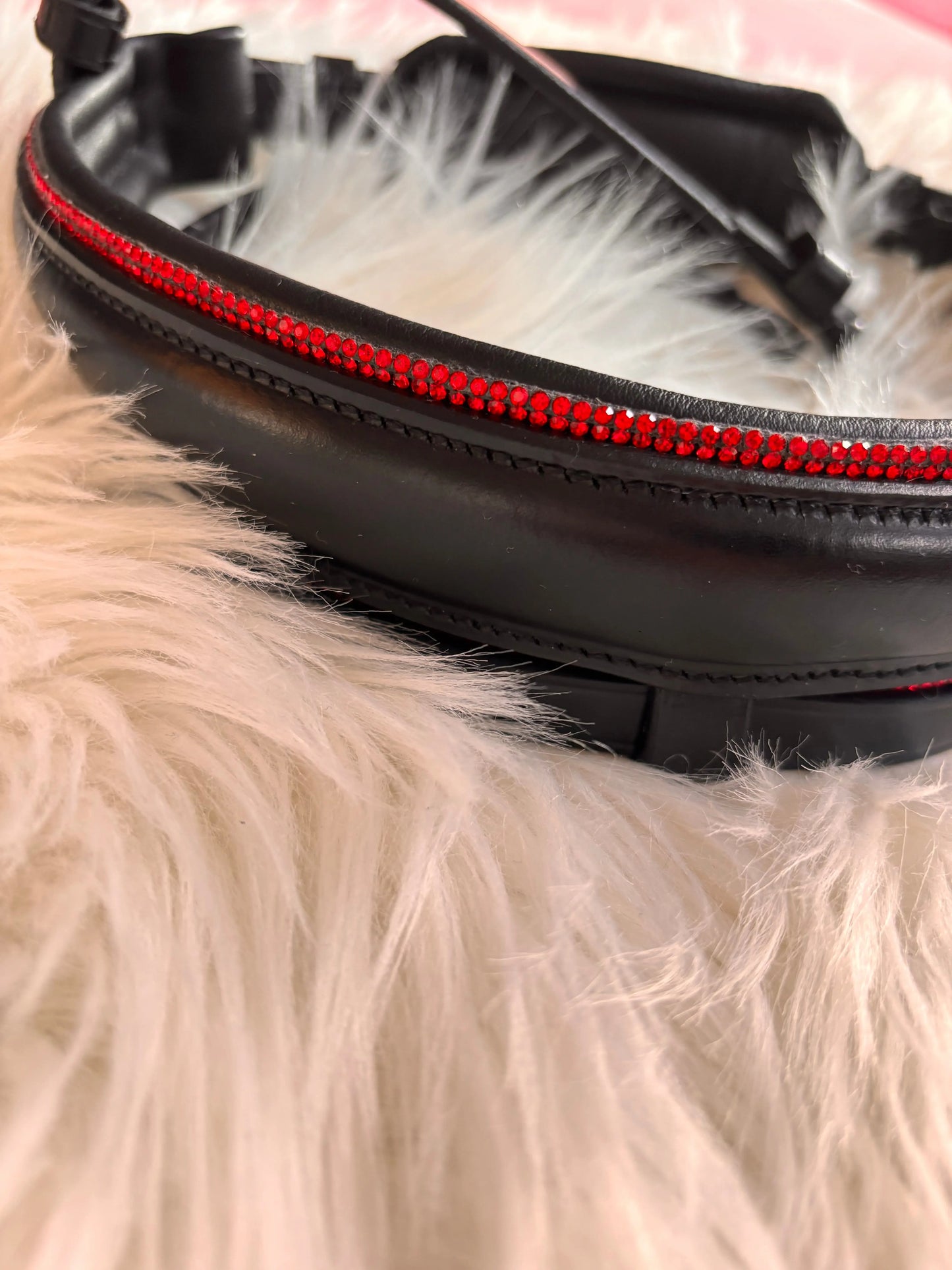 Nasenriemen Crystal Red CR-Harmonyequestrian