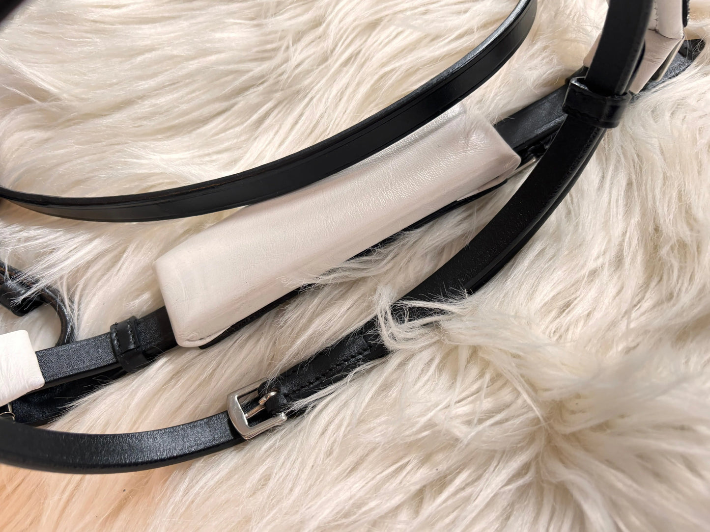 Blu Fiore - Florale Eleganz trifft klassischen Komfort – deine Trense mit Wow-Effekt. CR-Harmonyequestrian