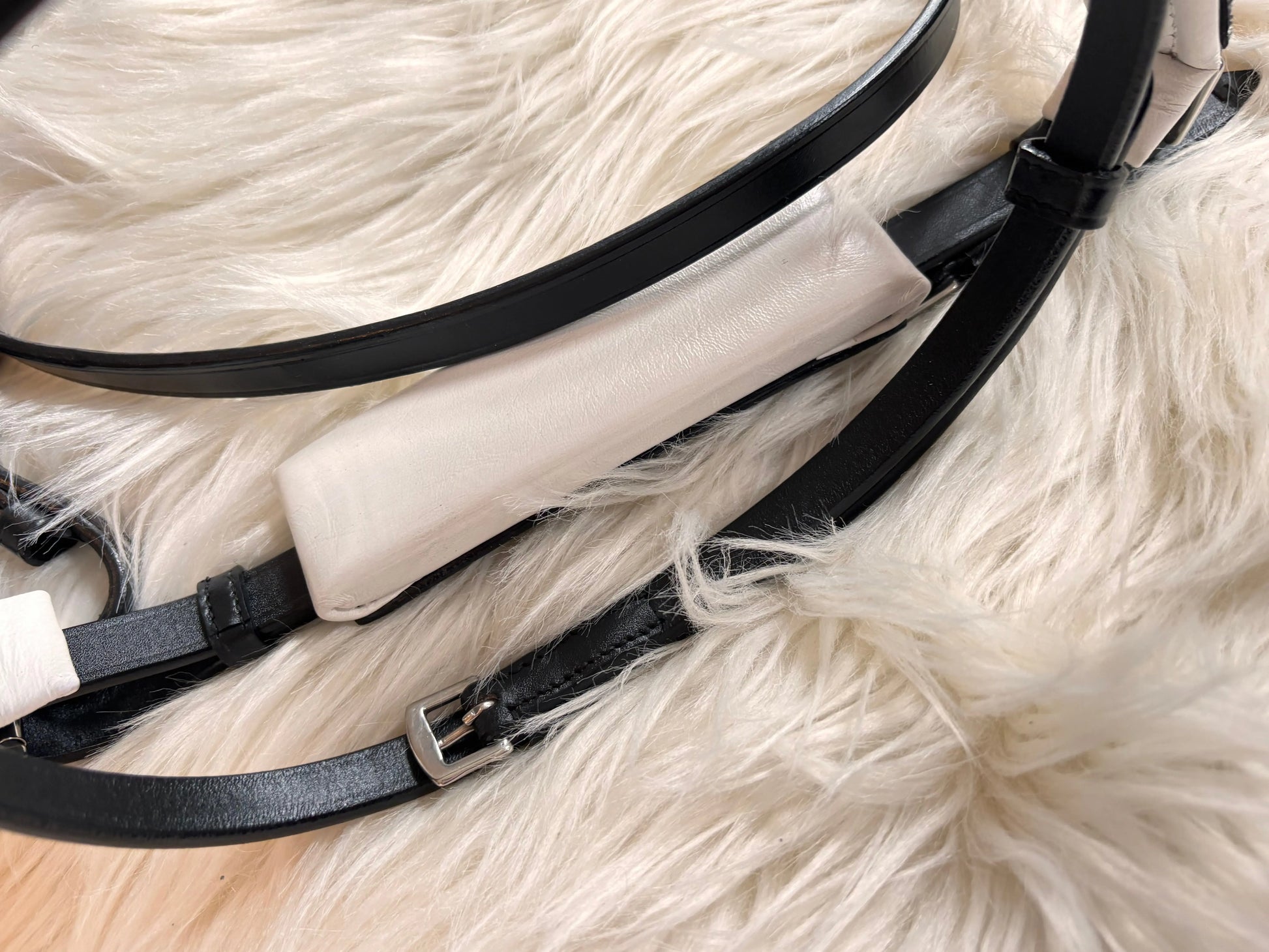 Blu Fiore - Florale Eleganz trifft klassischen Komfort – deine Trense mit Wow-Effekt. CR-Harmonyequestrian