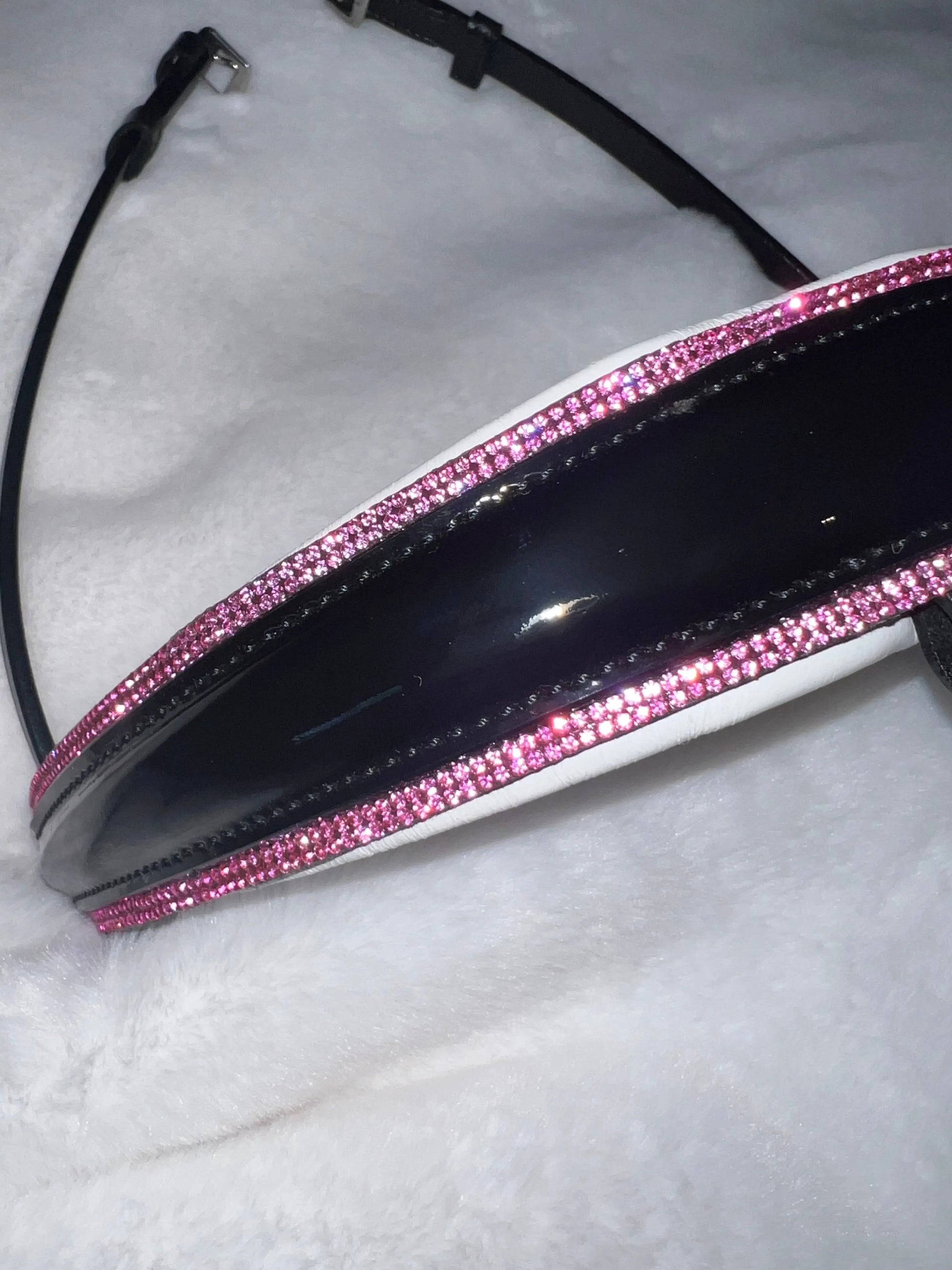 Nasenriemen Lackleder mit rosa Kristallen CR-Harmonyequestrian