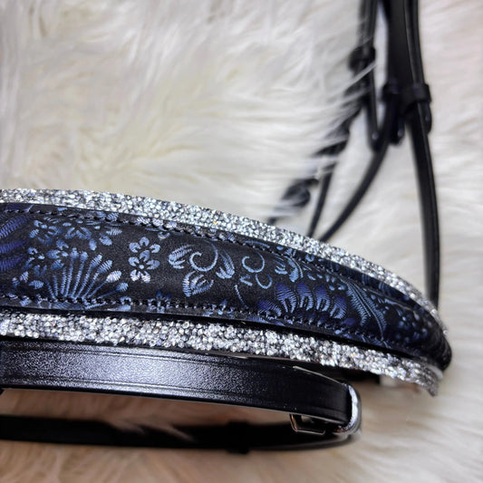 Blu Fiore - Florale Eleganz trifft klassischen Komfort – deine Trense mit Wow-Effekt. CR-Harmonyequestrian