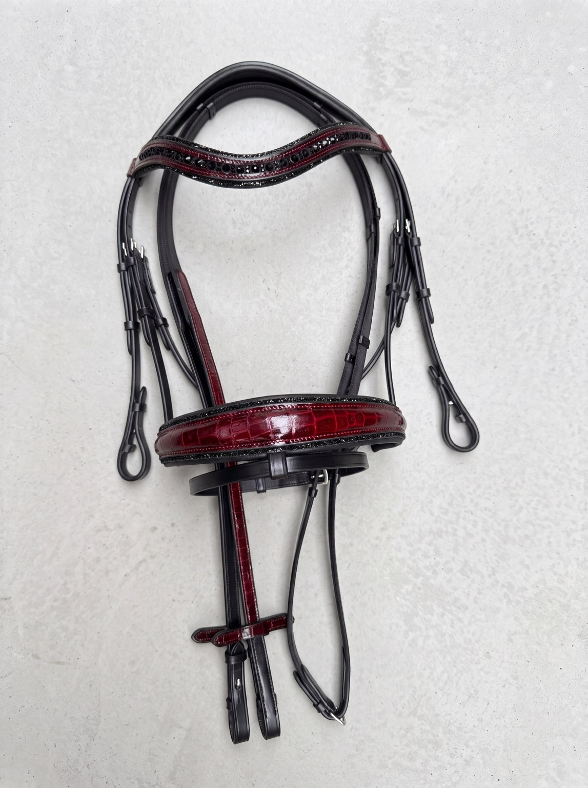 Kroko Bordeaux Trense mit anatomischem Genickstück