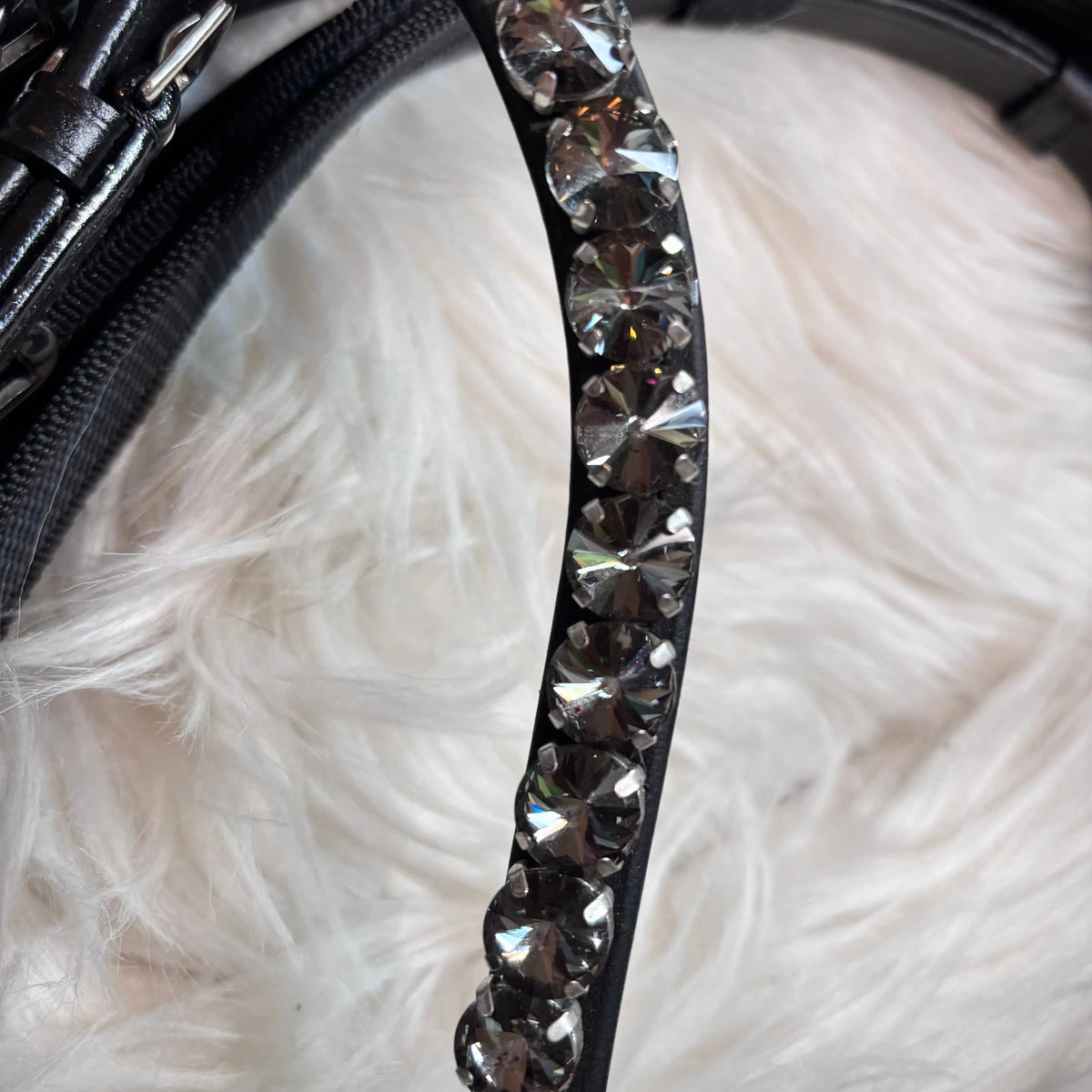 Kandarenzaum „Silver Lace“ – 4 Reihen Crystal Rocks CR-Harmonyequestrian