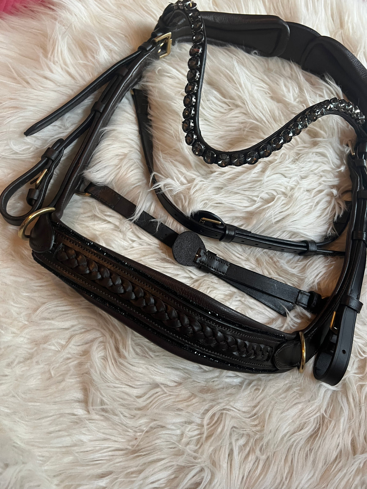 Midnight Supreme braun mit Crystal Rocks schwarz mit goldenen Beschlägen