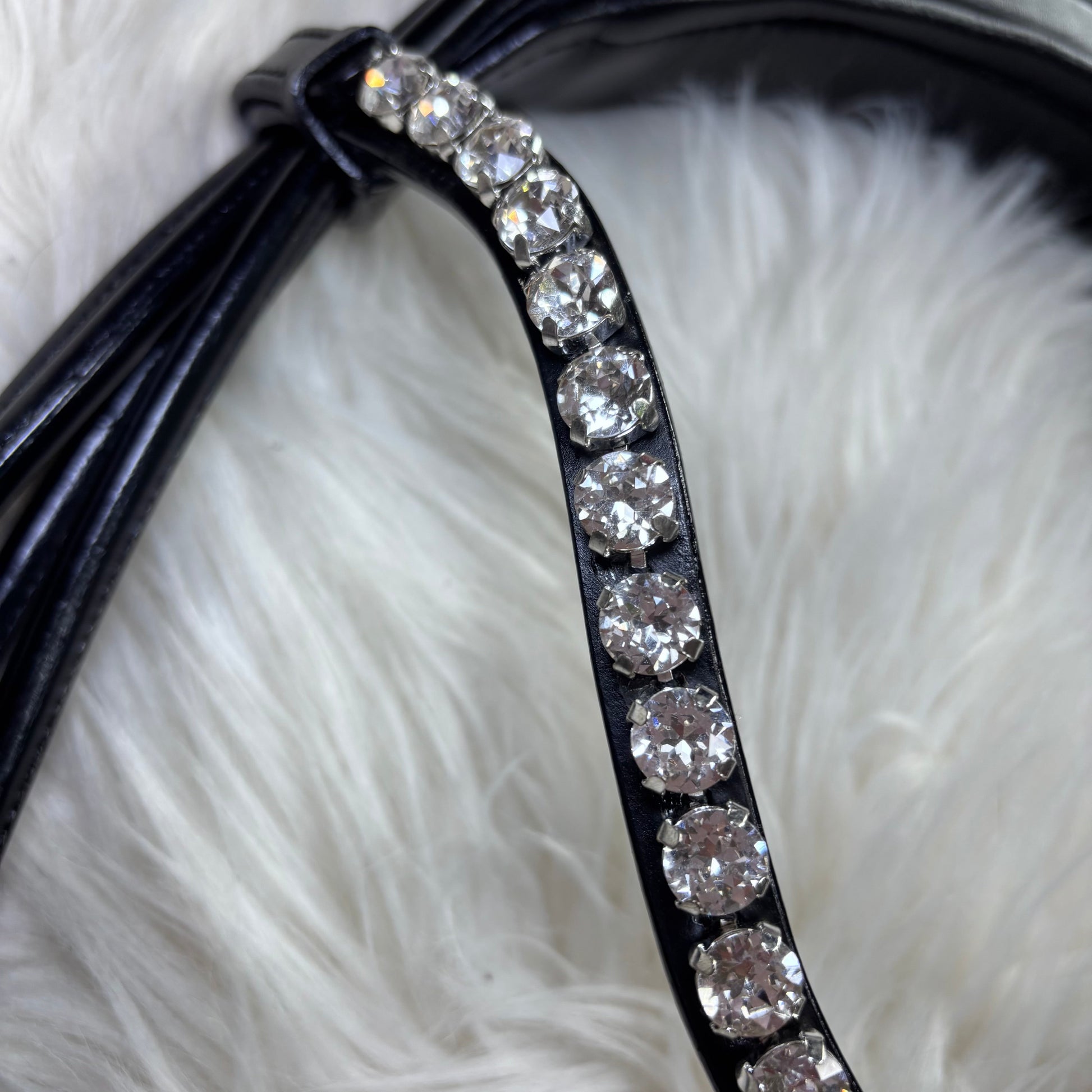 Kandare „Black Bloom“ – rundgenäht & elegant mit Blumenmuster CR-Harmonyequestrian