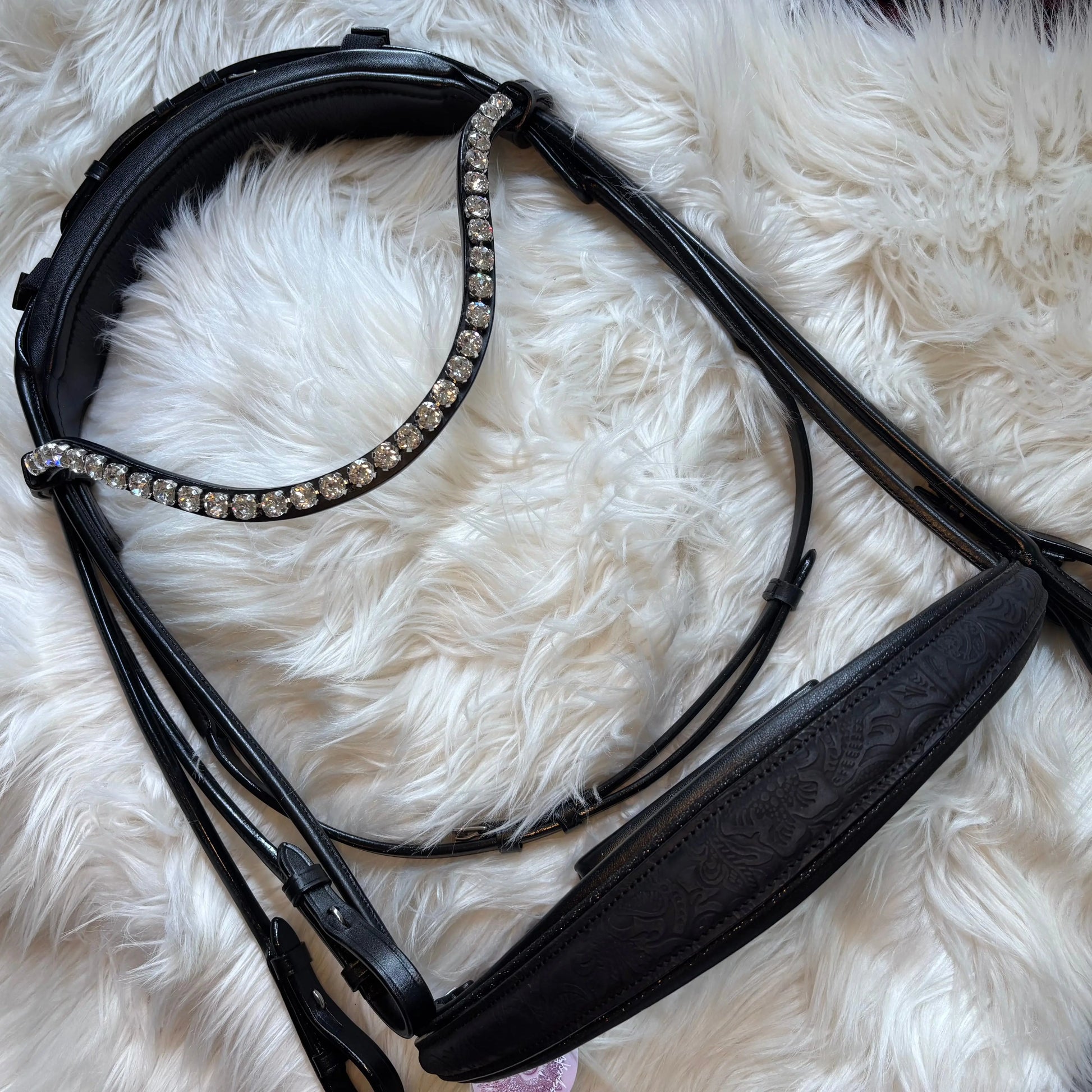 Kandare „Black Bloom“ – rundgenäht & elegant mit Blumenmuster CR-Harmonyequestrian