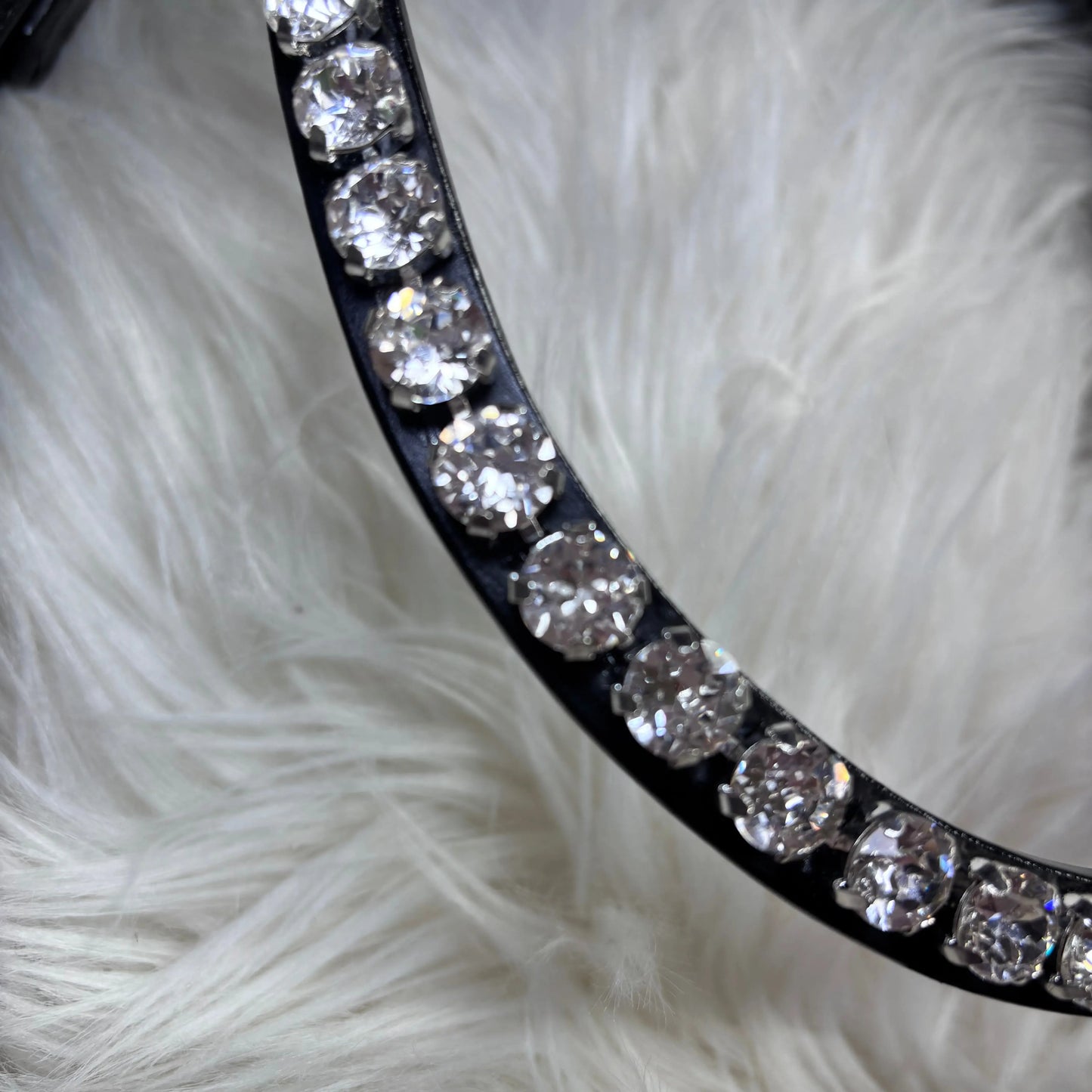 Kandare „Black Bloom“ – rundgenäht & elegant mit Blumenmuster CR-Harmonyequestrian