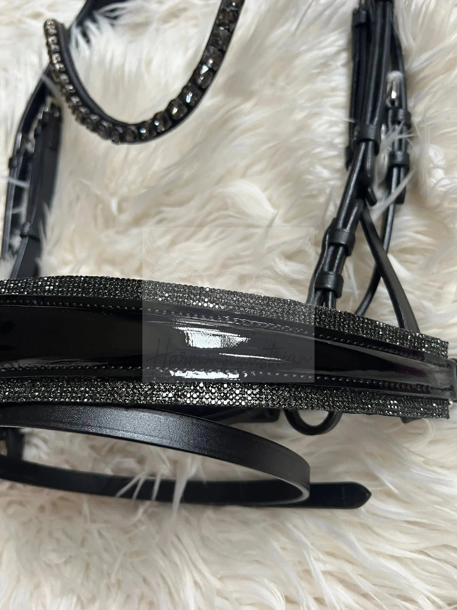 Trense "Black Diamond" – Edles Lackleder & Kristall-Glanz CR-Harmonyequestrian 